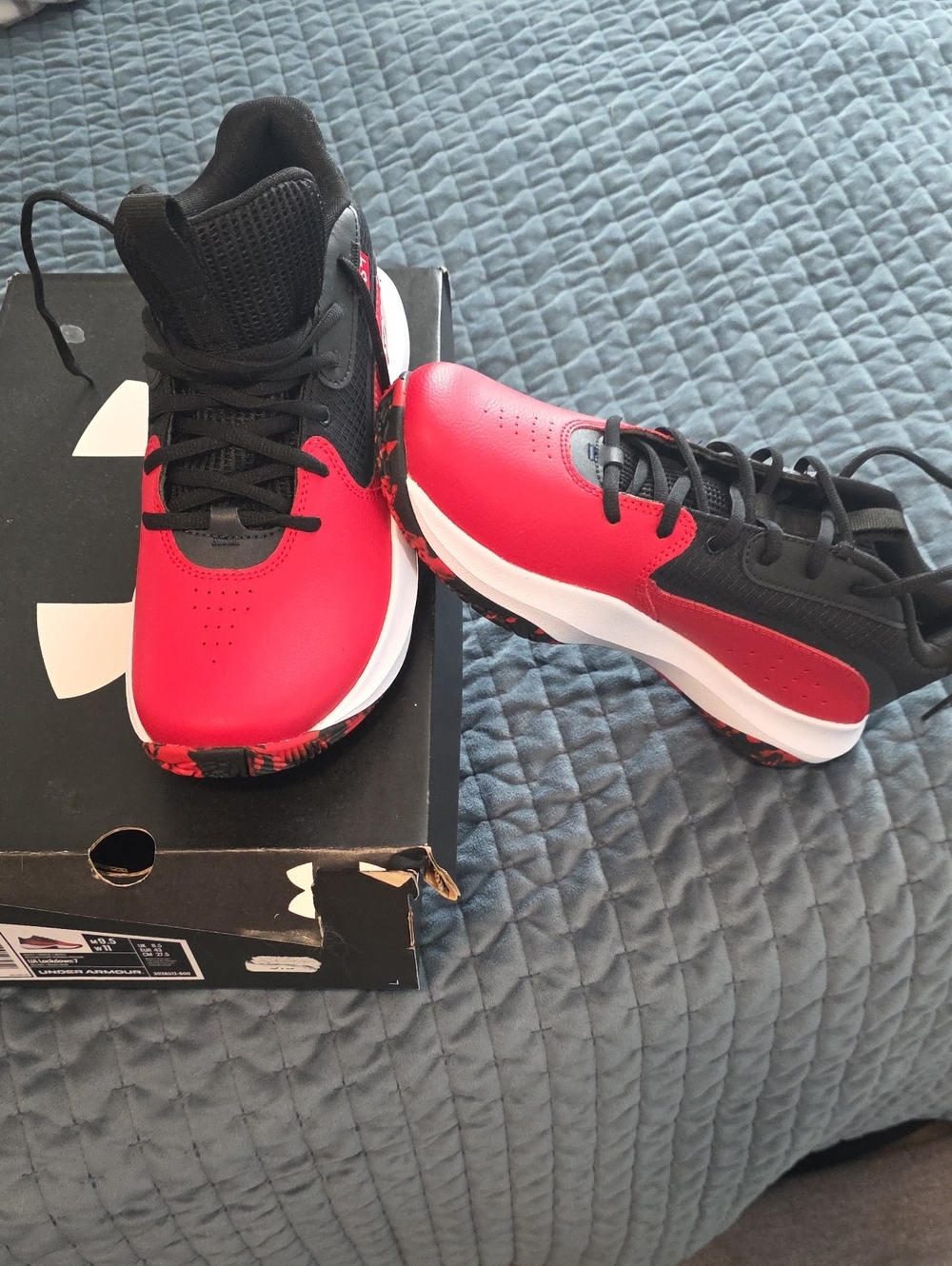 Under Armour Mens Red and Black Lace-Up Sneakers